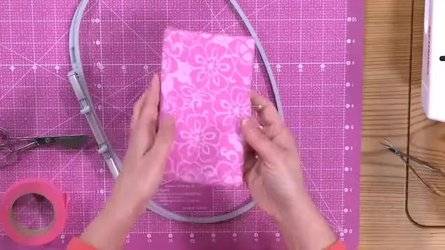 Pikowany futerał na okulary ITH na Berninie 580 — bez „zszytej na amen” kieszeni i bez zahaczeń stopki