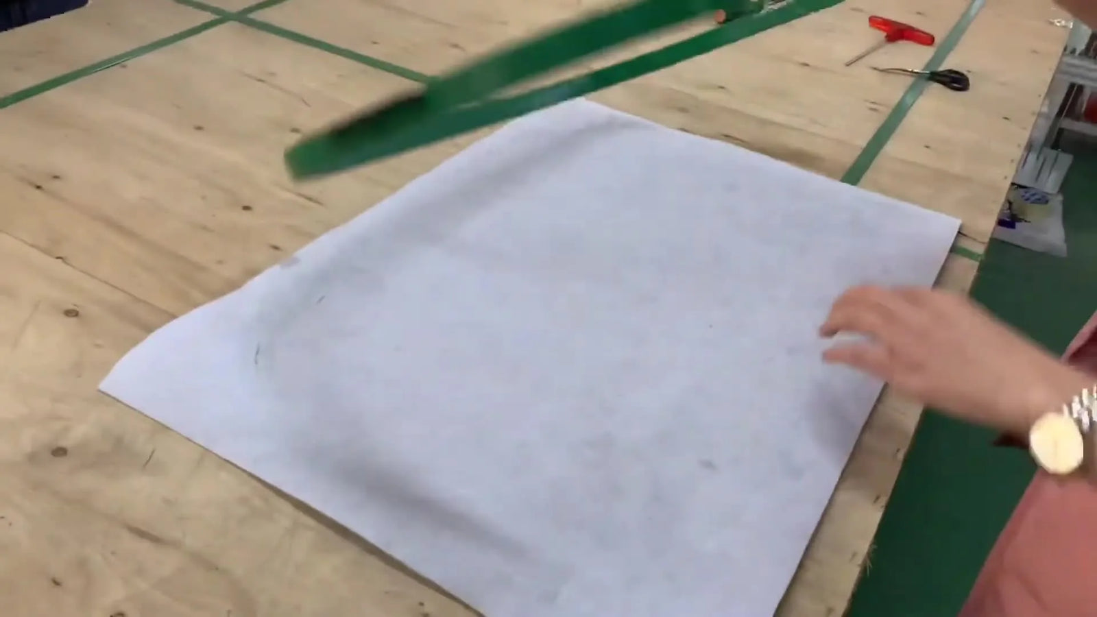 Run Your ELUCKY 15-Needle Single-Head Embroidery Machine Like a Pro: The Hooping, USB, Frame-Size, and Trace Routine That Prevents Costly Crashes