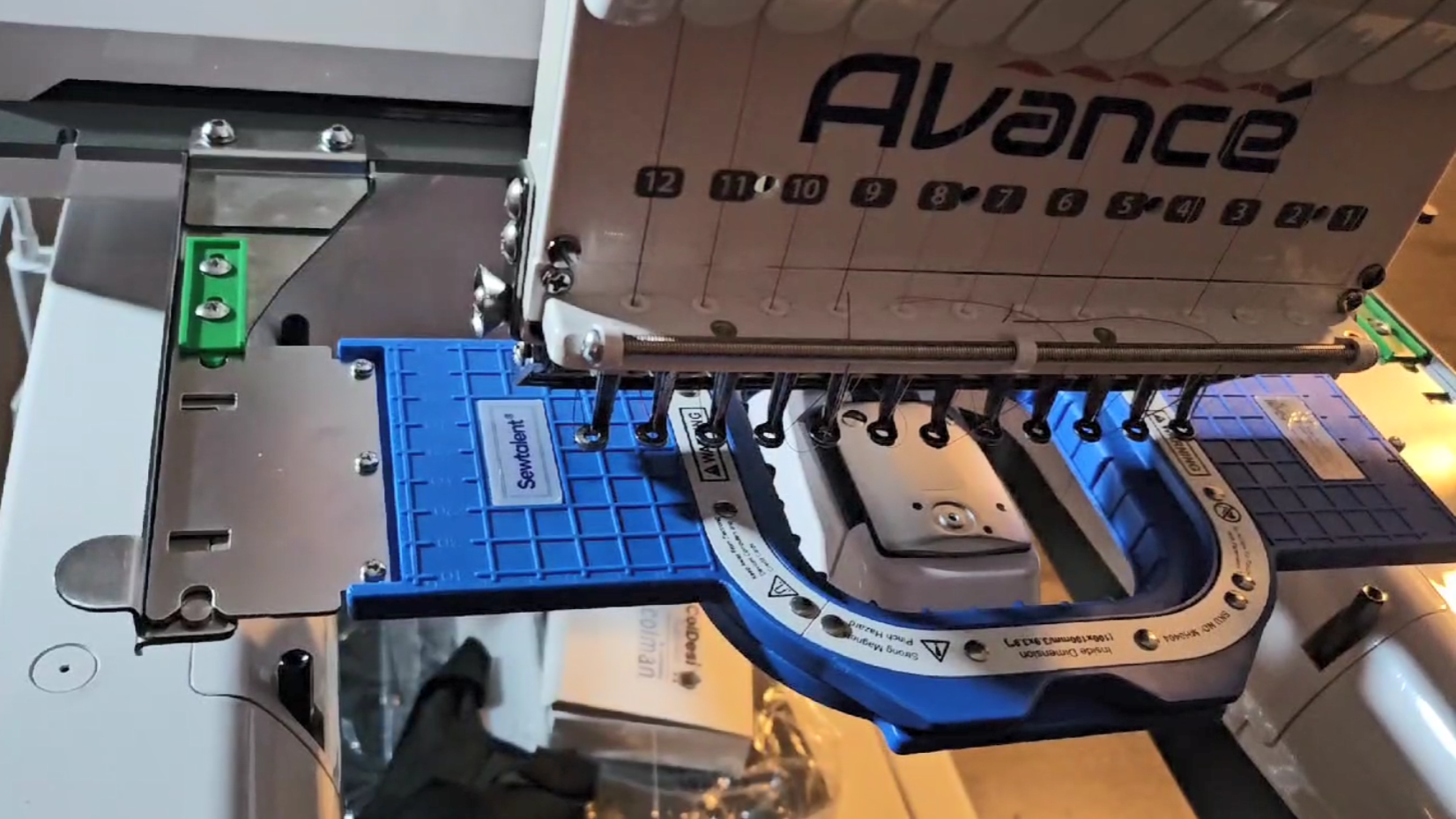 machine to make embroidered patches