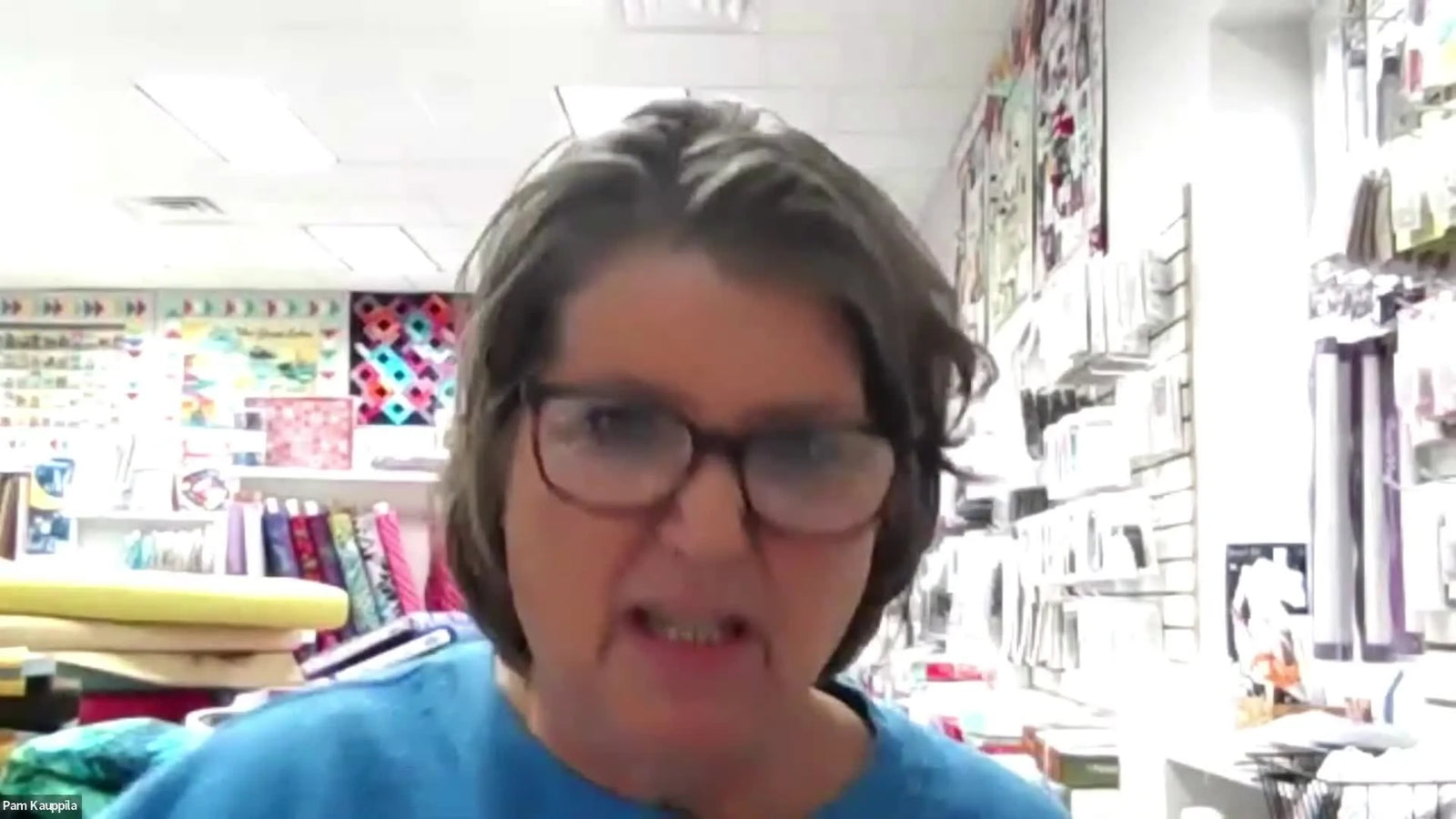 The Template “Sandwich” Trick: Center 8×8 Quilt Blocks in a Large Oval Hoop Without Wasting Fabric