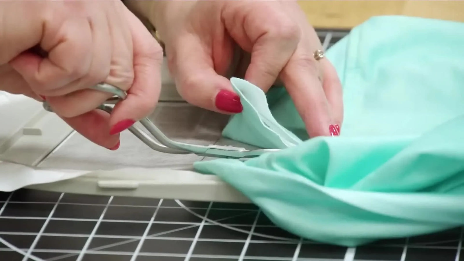 Split Seam Appliqué on a Sweatshirt: The Clean, No-Panic Way to Cut a Side Seam In-the-Hoop (and Make It Look Store-Bought)