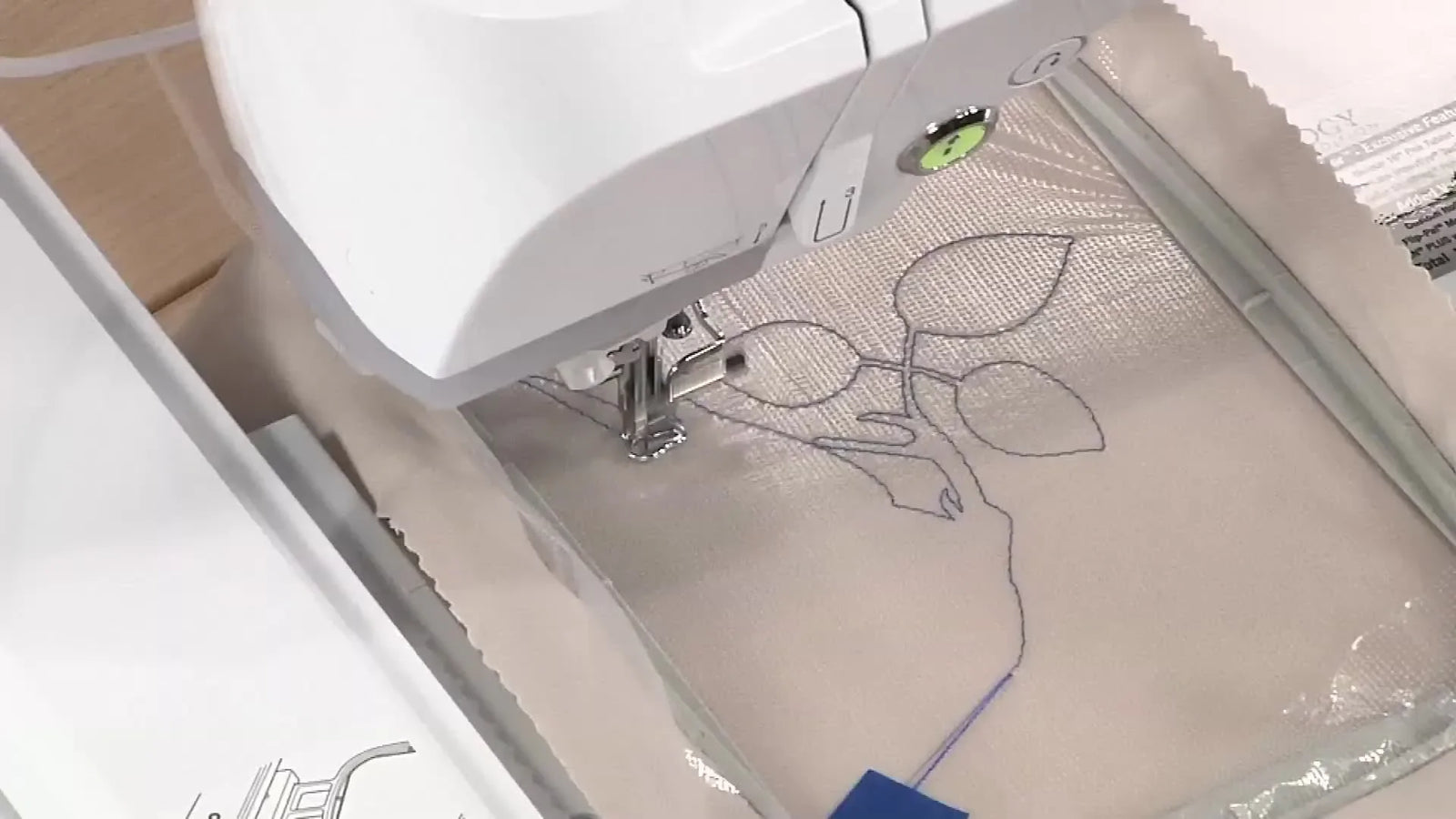 Bobbin Work na Brother Innov-is: sposób bez zacięć na szycie grubą włóczką na delikatnym szalu pashmina