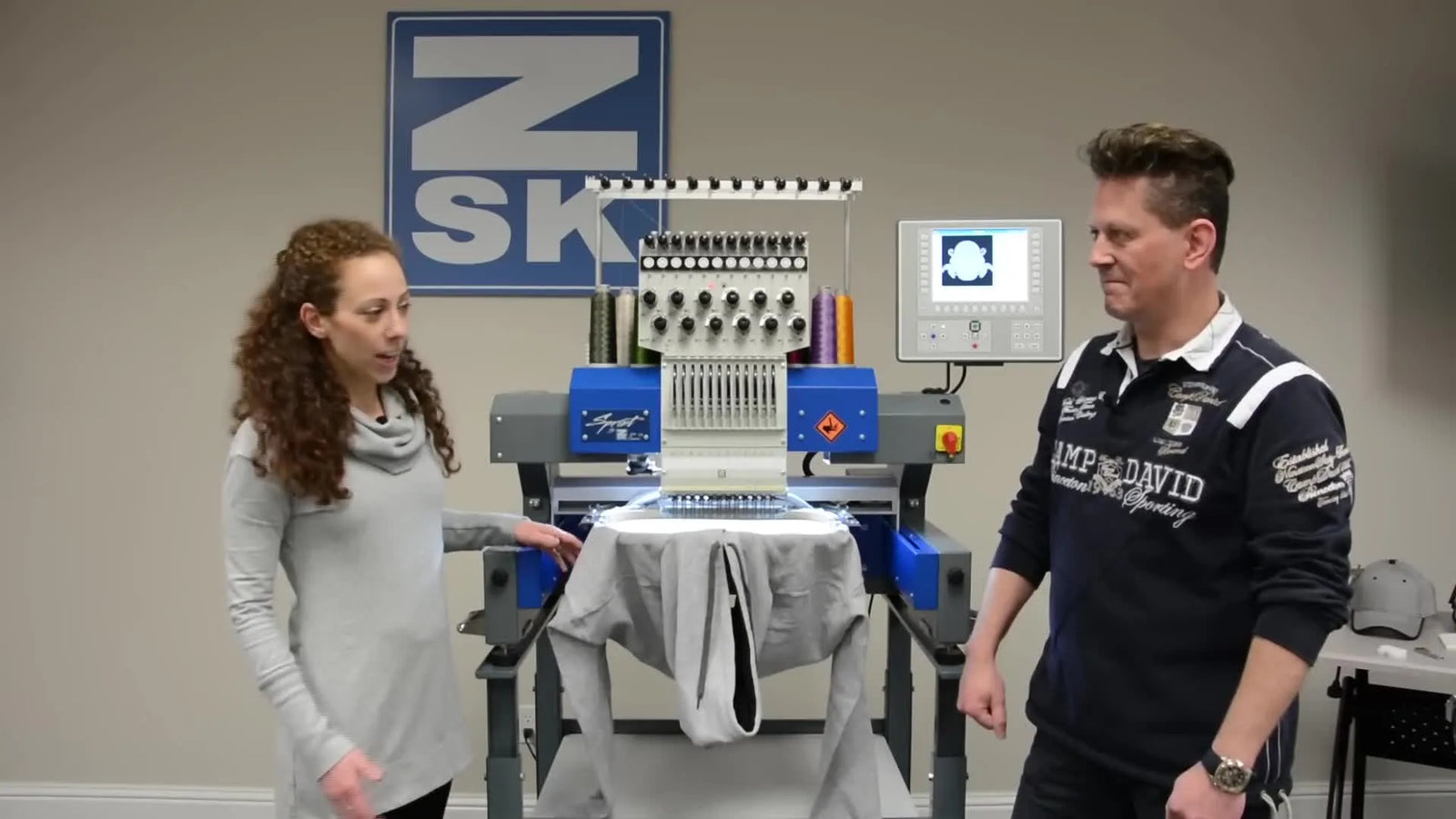 ZSK Sprint 6 in Real Production: The Tubular-Arm Tricks, Presser-Foot Dial, and T8 Speed Controls That Save Garments (and Time)