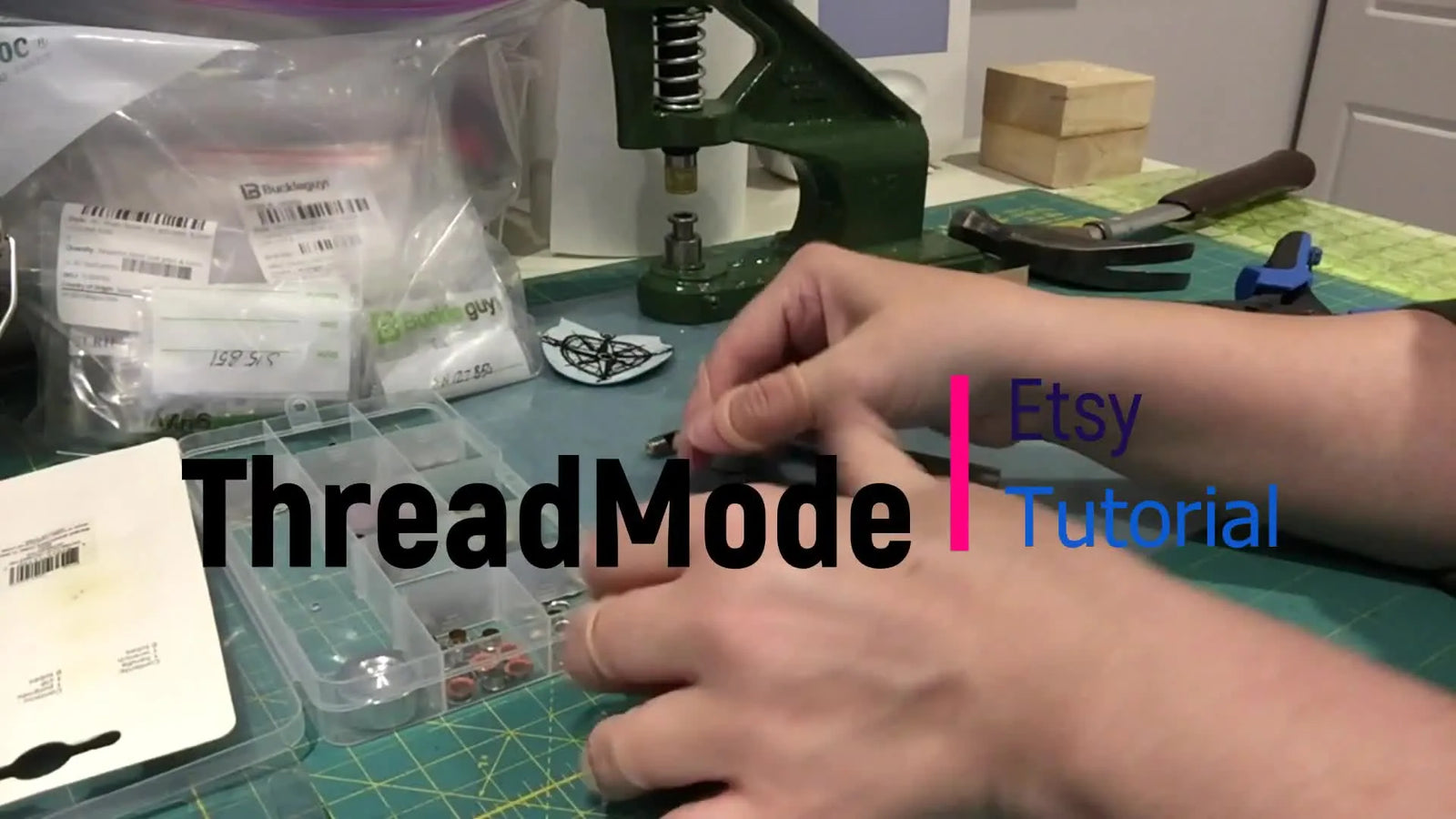 Czysty portmonetkowy projekt ITH z winylu na hafciarce Husqvarna Viking: metoda na dwa tamborkowania, bez odcisków ramy i z profesjonalnym wykończeniem