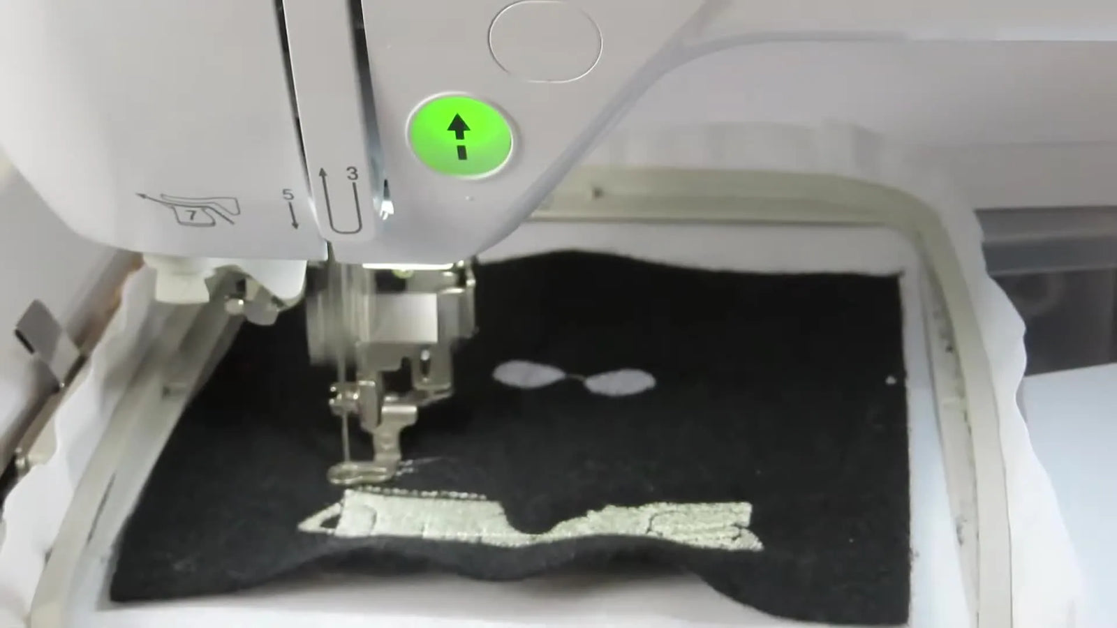 Crisp Cartoon Patches on a Brother PE800: The Oscar the Grouch Felt Workflow That Cuts Cleaner (and Stitches Cleaner)