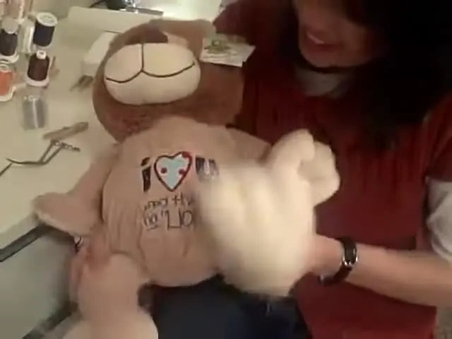 Finish a Plush Lion Embroidery Without Ruining the Fur: Topping Removal, Duckbill Trimming, and a Smarter Stitch Choice