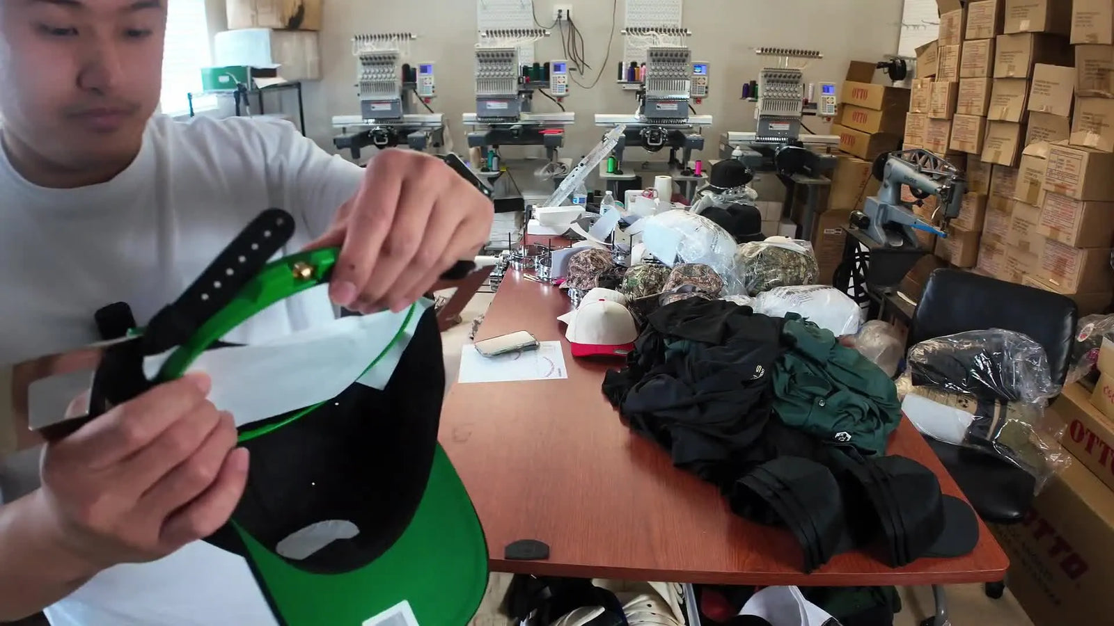 Stop Ruining Hats on the Back Run: A 5-Inch Snapback Workflow That Won’t Rip Brims or Bounce
