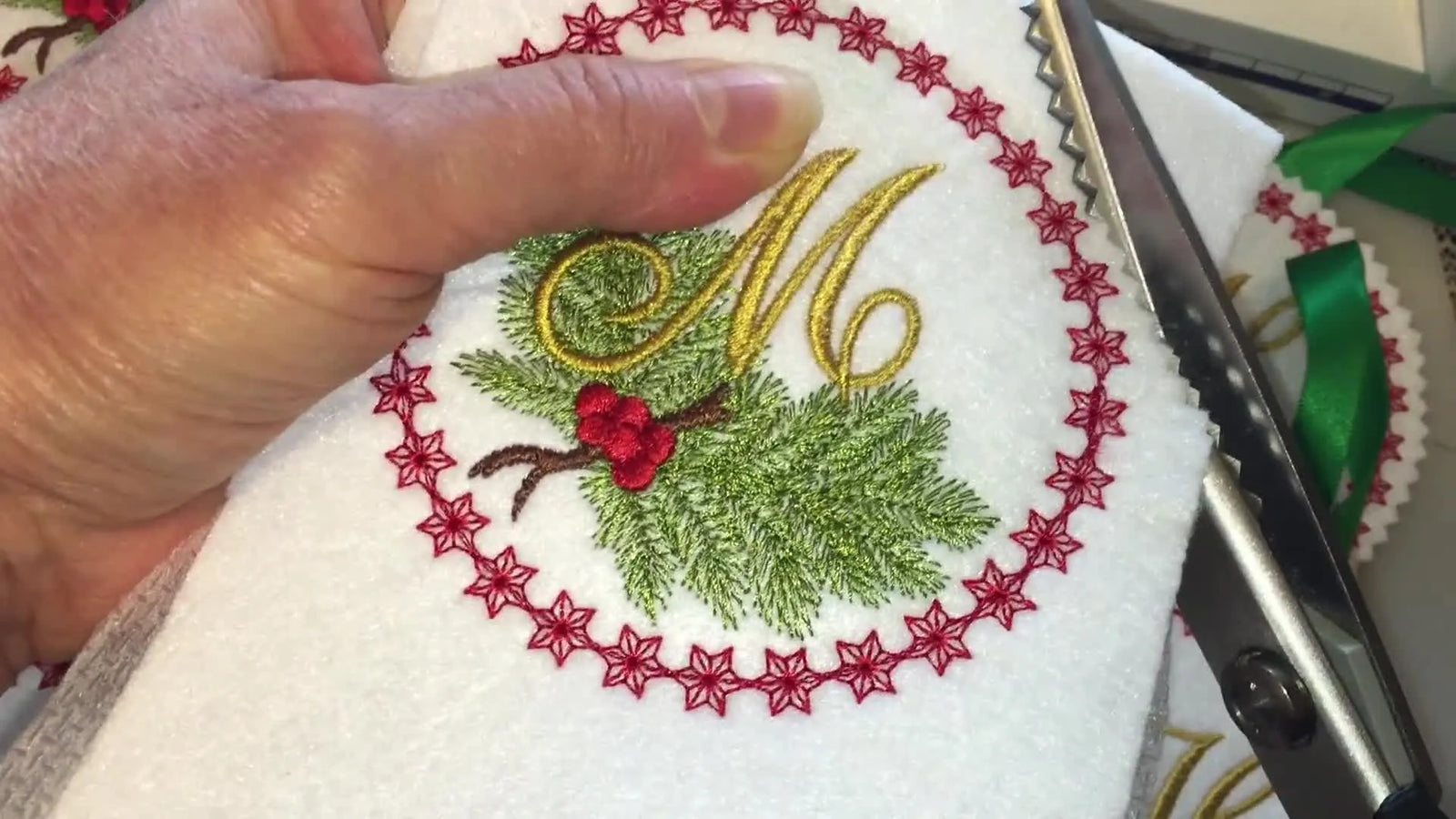 Crisp, Boutique-Grade ITH Felt Ornaments: The Ribbon-Loop Trim Trick with Kai Pinking Shears (No Ragged Edges)