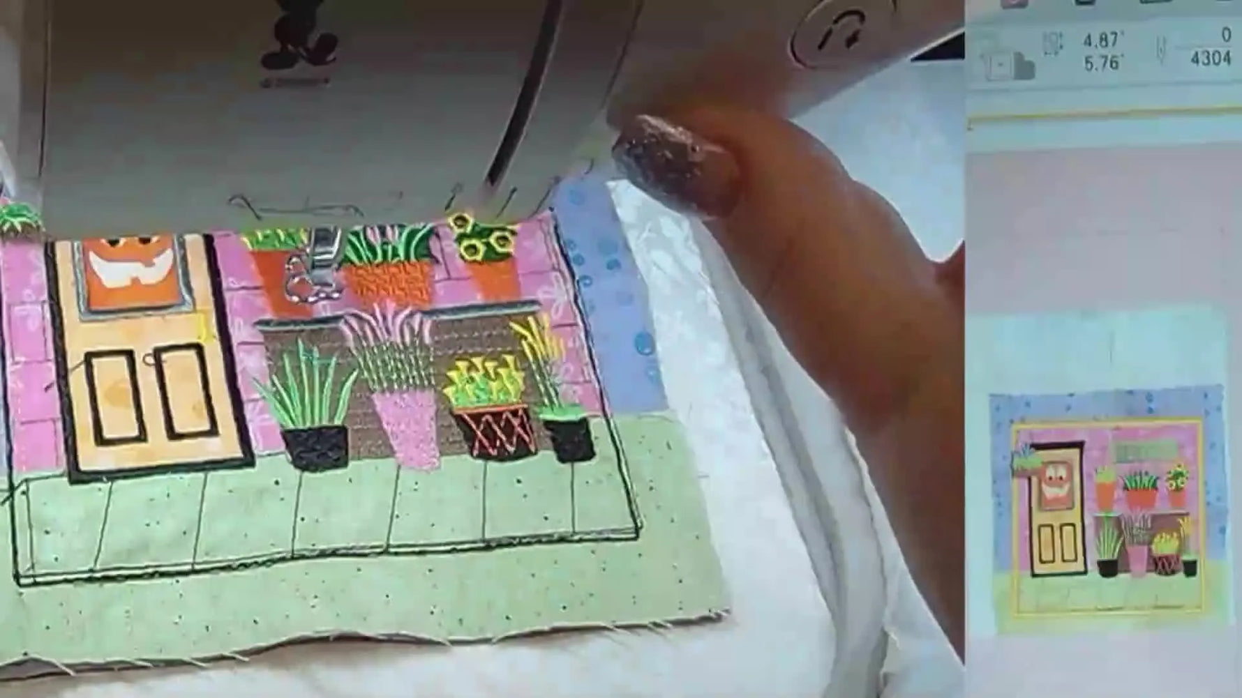 A close-up shows a dense black satin stitch border perfectly covering the raw edge of a quilt block applique.